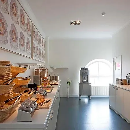 Kuenstlerhaus *