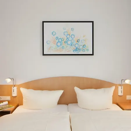 Kuenstlerhaus Hotel *